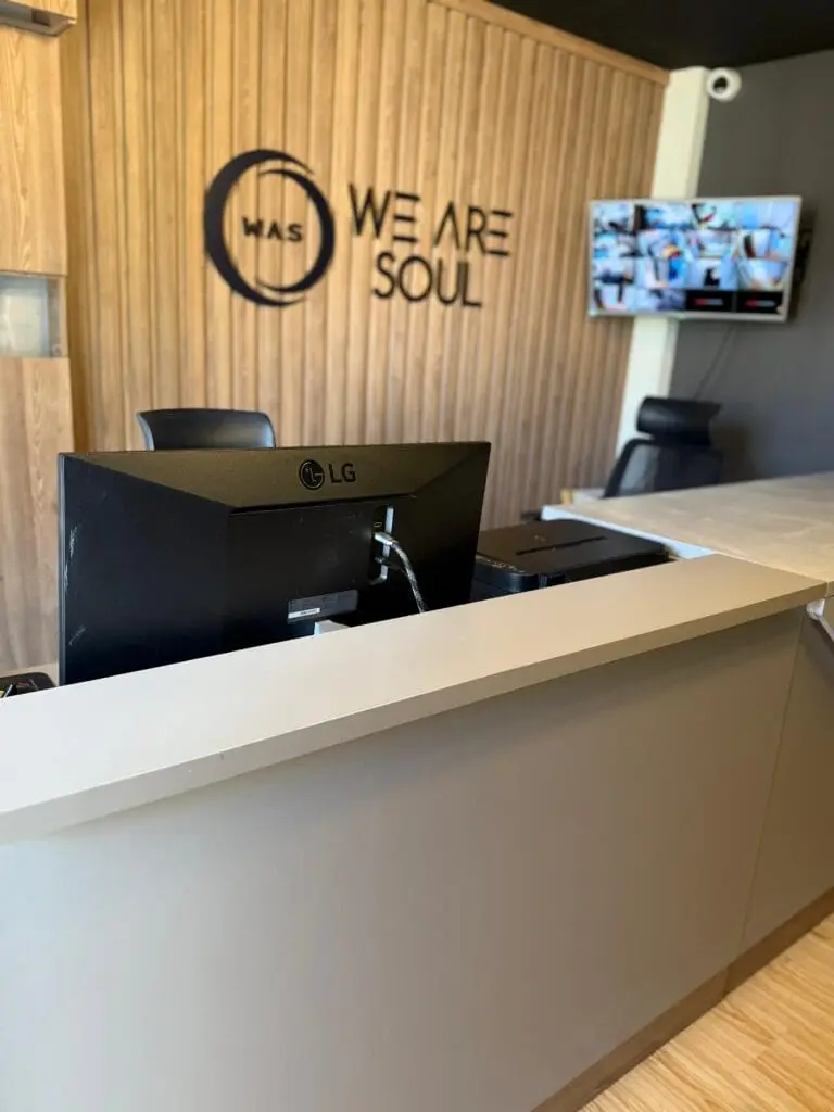 Imagen de las instalaciones profesionales de Soul Studio, el mejor estudio webcam en Laureles, Medellín, para mujeres que buscan ser modelo webcam en un ambiente seguro y de lujo.