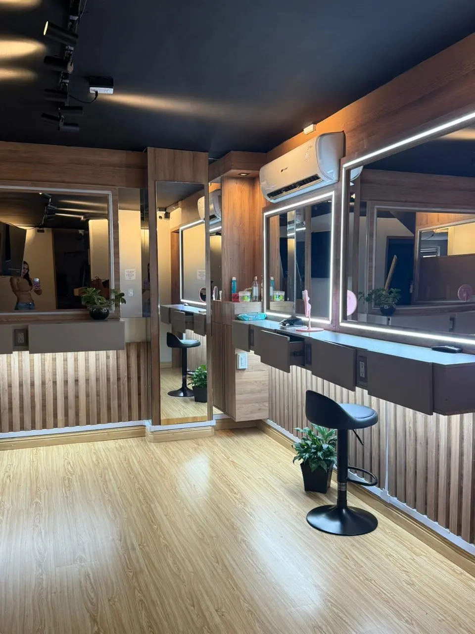 Imagen de las instalaciones profesionales de Soul Studio, el mejor estudio webcam en Laureles, Medellín, para mujeres que buscan ser modelo webcam en un ambiente seguro y de lujo.